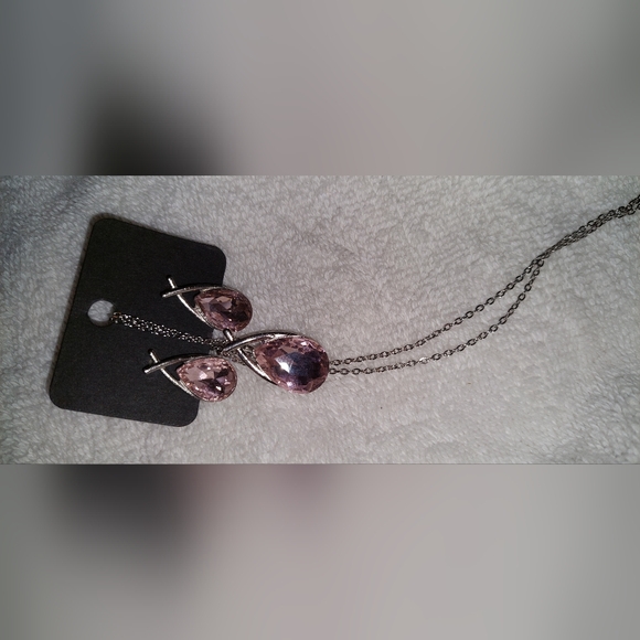Pink and silver necklace and earrings set - Picture 2 of 2